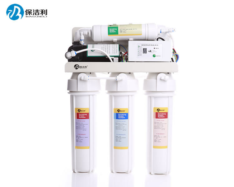 1、標準五級凈化，市面上98%以上的RO機，盡管外殼不一樣，但都是這種配置。2、微電腦智能設計，實現了自動制水，自動停機，自動沖洗。滿水停機。缺水報警的全自動控制。